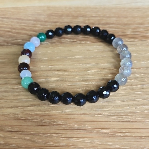 Happy - Go - Lucky Intention Gemstone Beads Bracelet - Picture 5 of 16